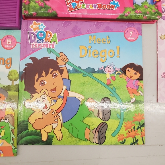Dora the Explorer Book Set of 8 - Picture 7 of 14